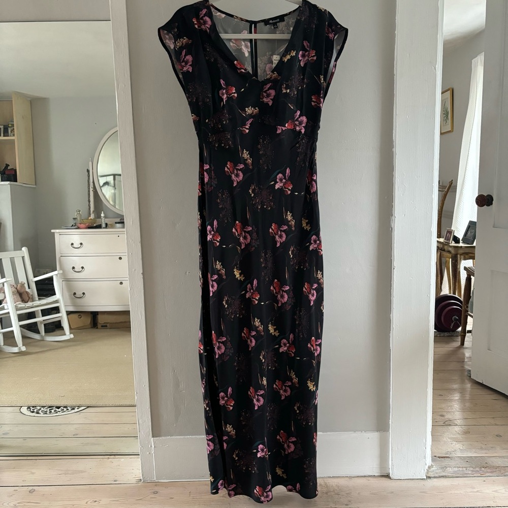 Madewell Wide V-Neck Midi Dress - Picture 5 of 8